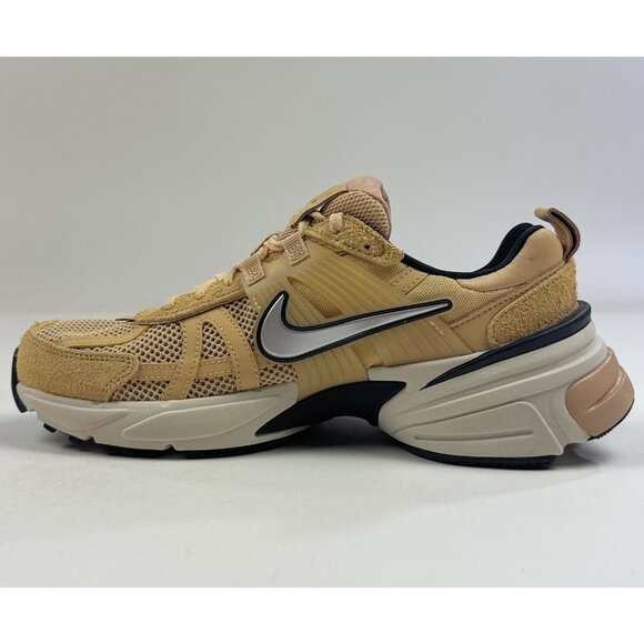 Nike V2K Run Womens 11 Sesame Brown Shoes Sneakers Running Athletic FN6703-200 - Picture 3 of 9